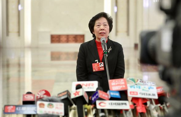 前100家住房企业新增增加值占近50%。年初，住房企业投资趋于稳定